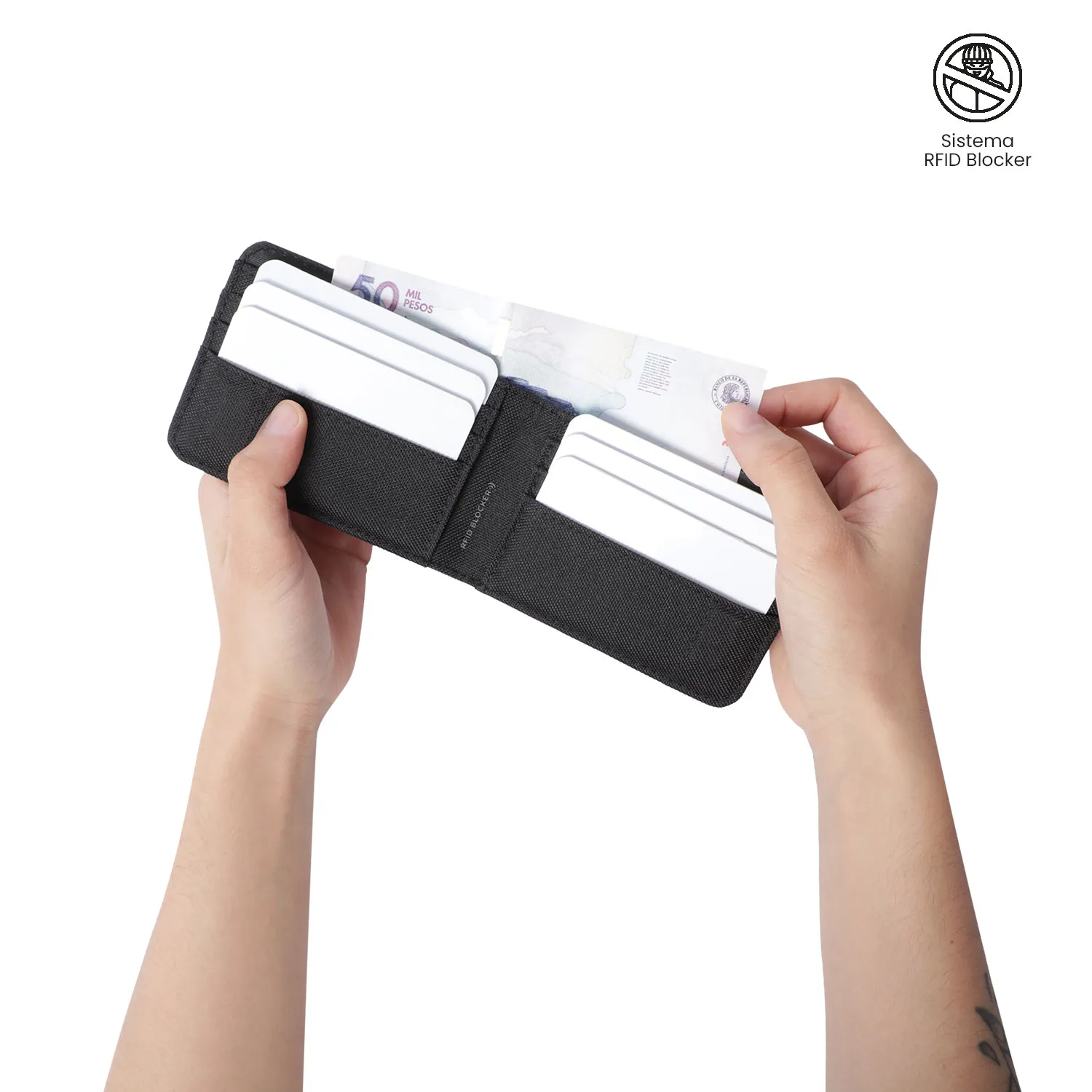 BILLETERA TOTTO WOOD PEQUEÑA RFID BLOCKER - NEGRO - Imagen 3